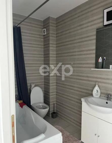 Apartament cu 2 camere semidecomandat, mobilat în Florești