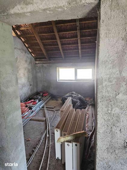 Casă cu 4 camere cu Teren 1418 Mp în Săcălaz