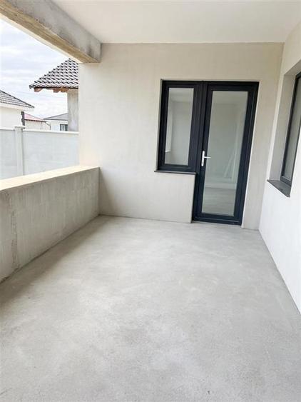 Casă cu 5 camere cu Teren 500 Mp în Sântandrei