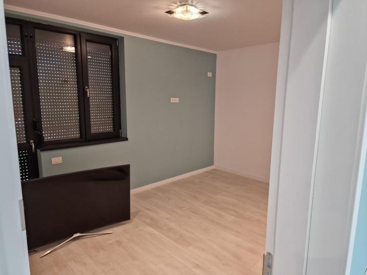 Apartament cu 5 camere decomandat în Central