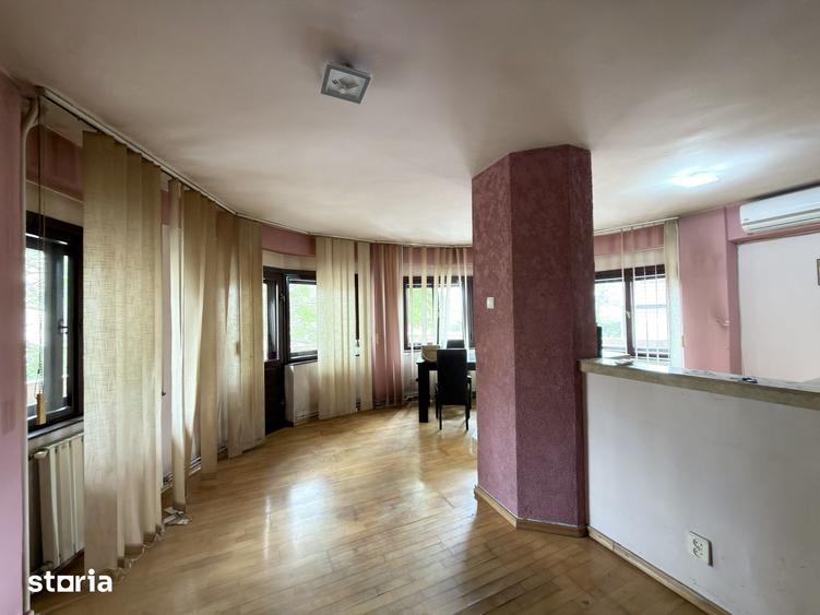 Apartament cu 3 camere decomandat în Crișan