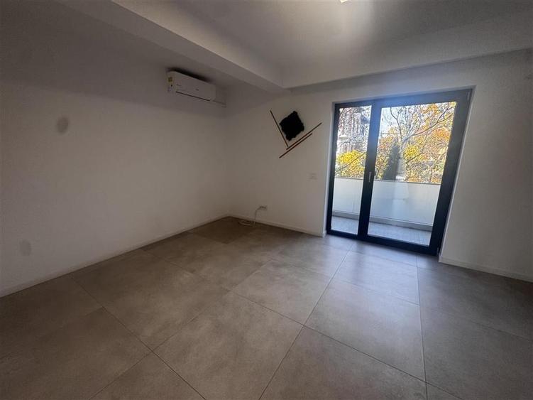 Birou, de 140 mp, în Ultracentral