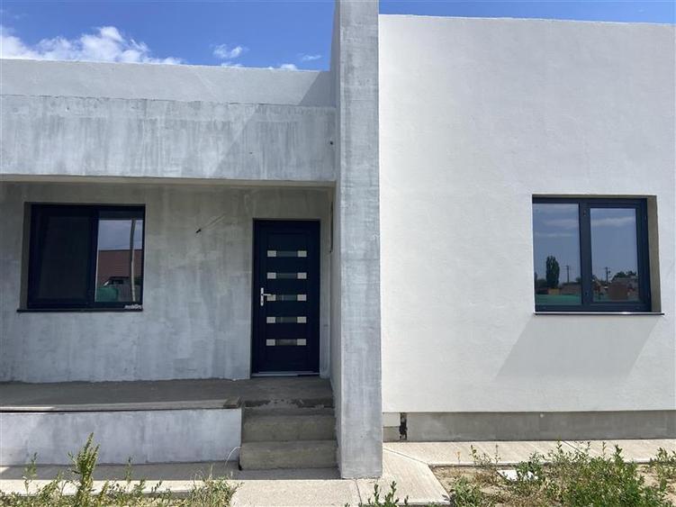 Casă individuală cu 3 camere cu Teren 501 Mp în Câmpineanca