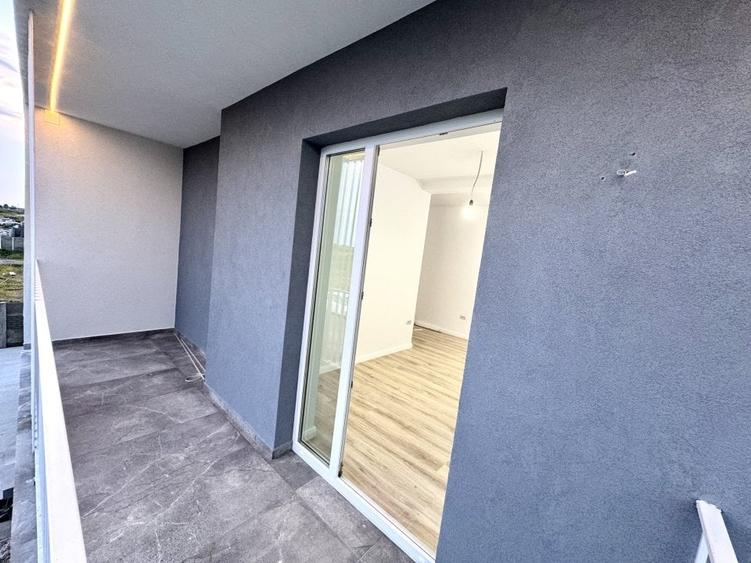 Duplex cu 4 camere cu Canalizare în Remetea Mare