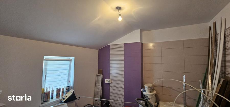 Casă cu 5 camere cu Teren 200 Mp în Central