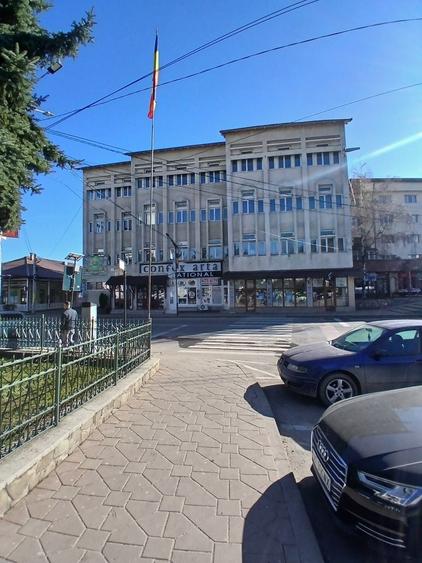 Spațiu comercial, de 1,600 mp, în Central