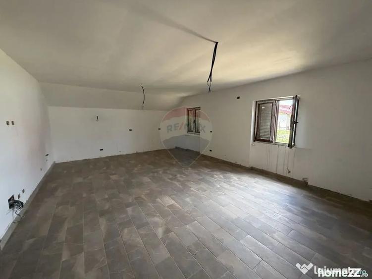 Casă cu 5 camere cu Teren 3960 Mp în Lămotești