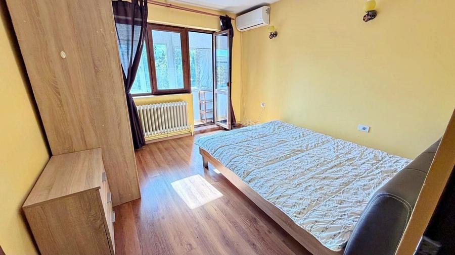 Apartament cu 3 camere decomandat, mobilat în Podu Roș