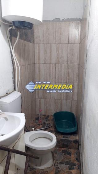 Casă individuală cu 4 camere cu Canalizare în Berghin