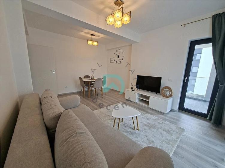 Apartament cu 2 camere decomandat în Tractorul