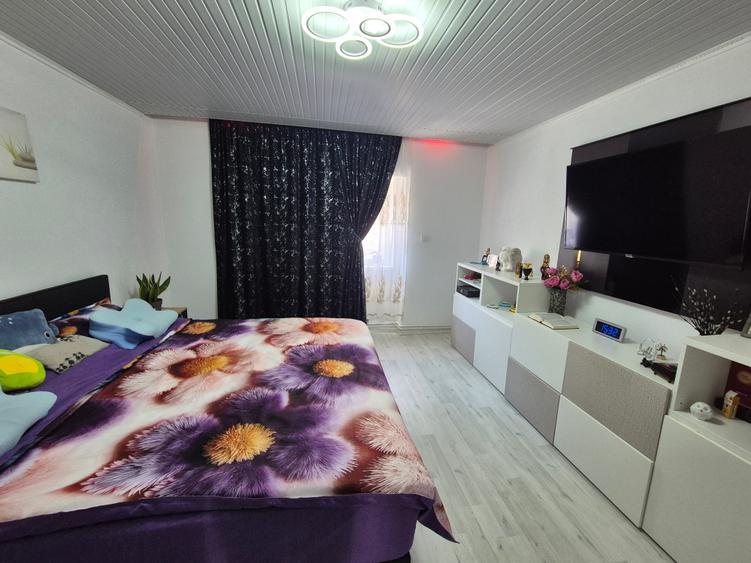 Casă individuală cu 4 camere cu Teren 300 Mp în Muncitoresc
