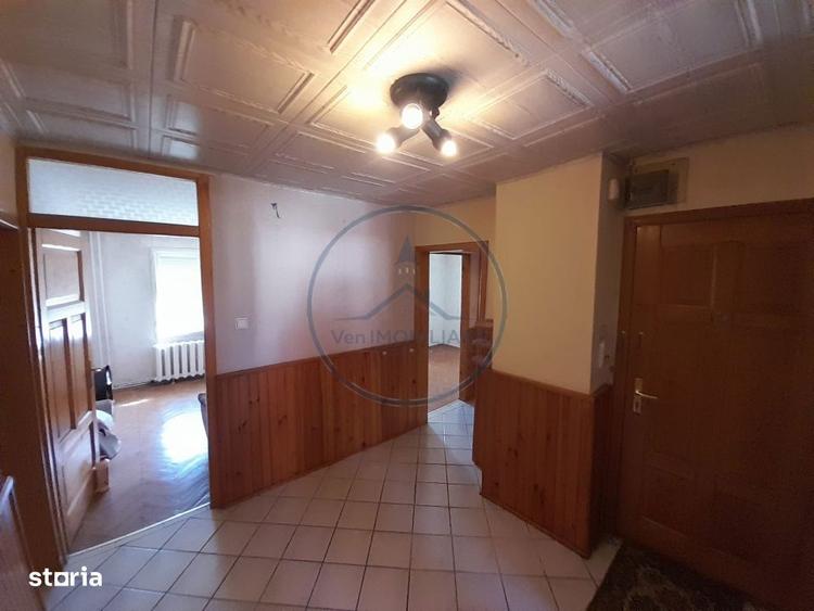 Apartament cu 4 camere, mobilat în Independenței