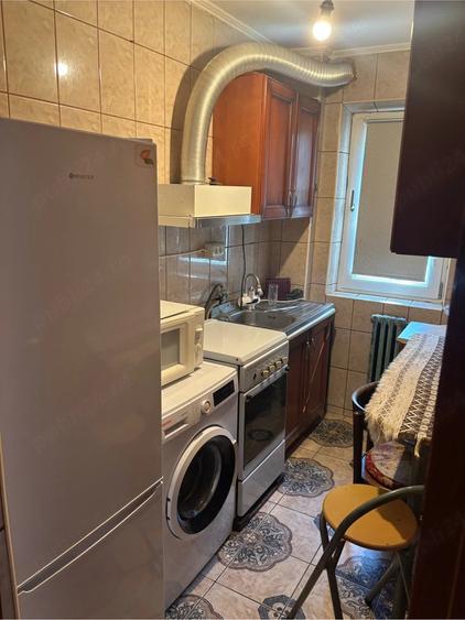 Apartament cu 2 camere decomandat în Cet