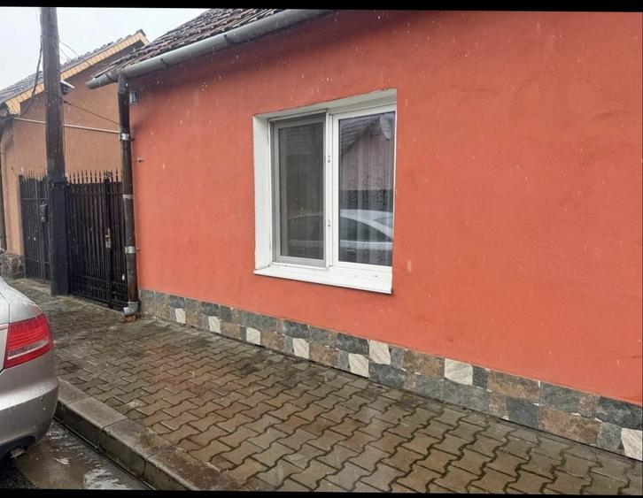 Casă cu 2 camere în Petros