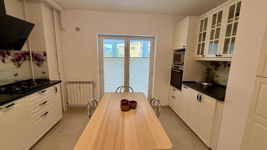 Apartament cu 3 camere decomandat în Unirii