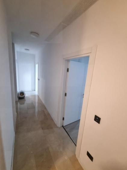 Apartament cu 3 camere decomandat în Faleza Nord
