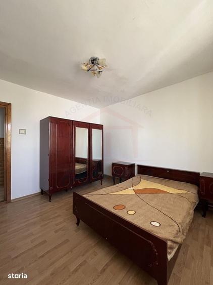 Apartament cu 3 camere decomandat în Micro 13