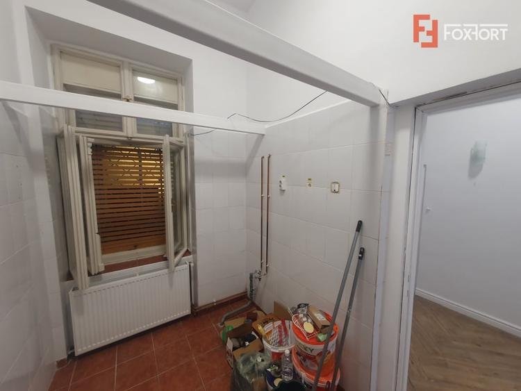 Spațiu comercial, de 42.700000762939 mp, în Sinaia