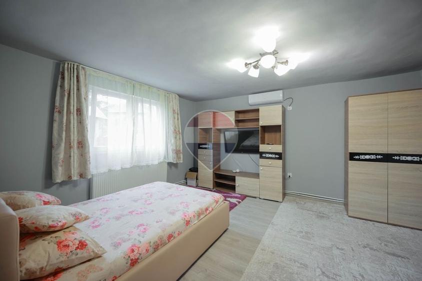 Casă cu 3 camere cu Teren 8788 Mp în Forosig