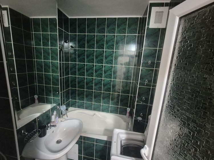 Garsonieră decomandată în Gorjului