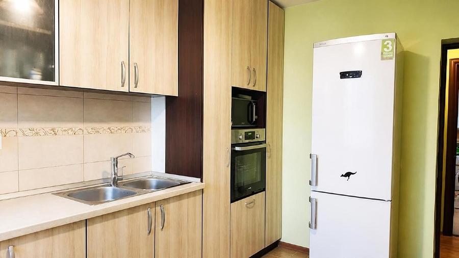 Apartament cu 2 camere decomandat în Tractorul