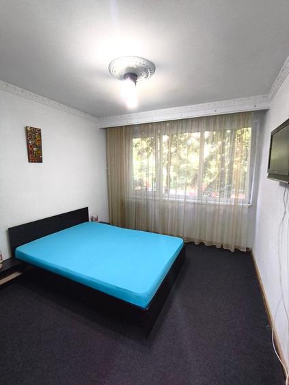Apartament cu 3 camere semidecomandat în Cantemir