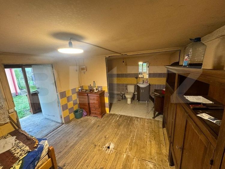Casă individuală cu 5 camere cu Teren 3300 Mp în Sud