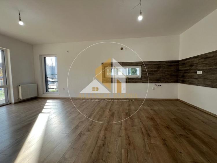Apartament cu 4 camere decomandat în Sud