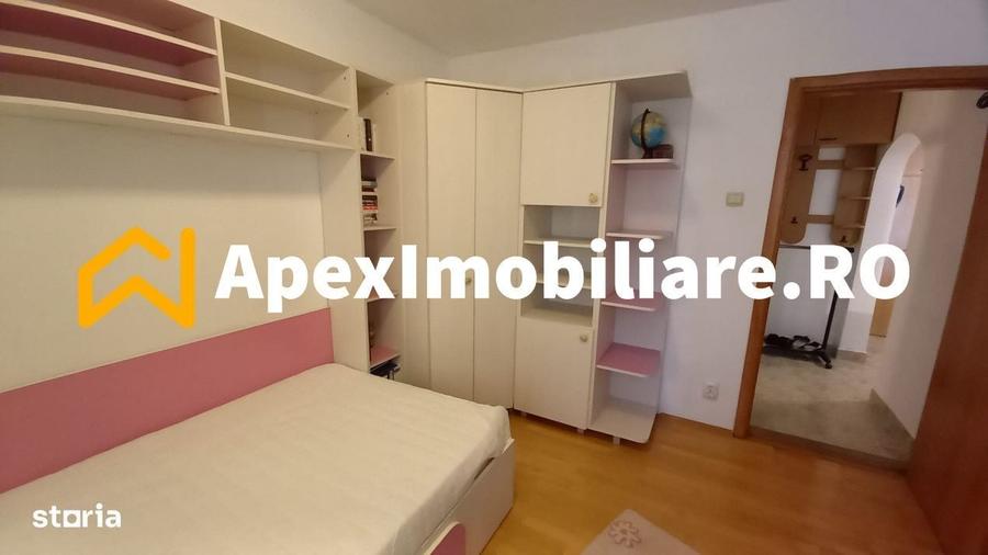 Apartament cu 3 camere semidecomandat în Iancului