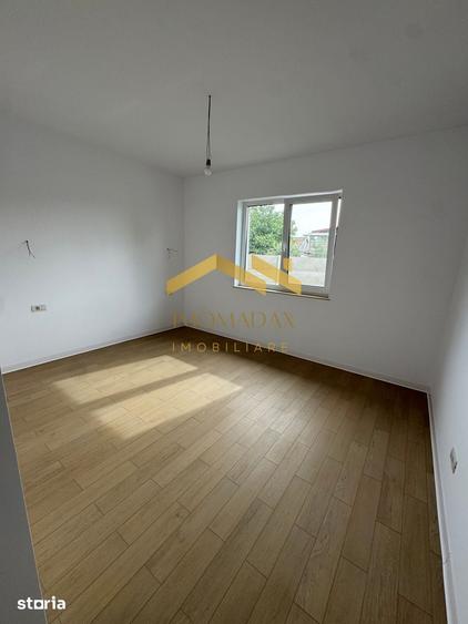 Casă cu 4 camere cu Teren 400 Mp în Sânmihaiu Român
