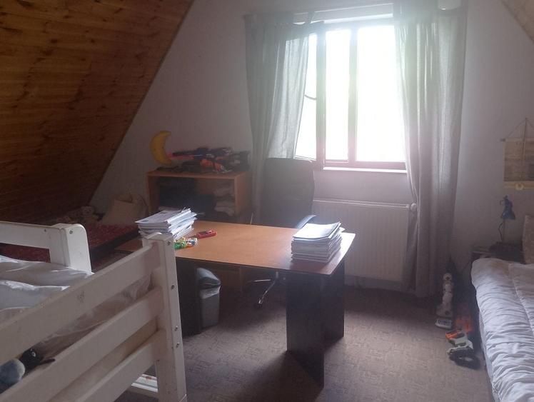 Casă cu 4 camere în Central