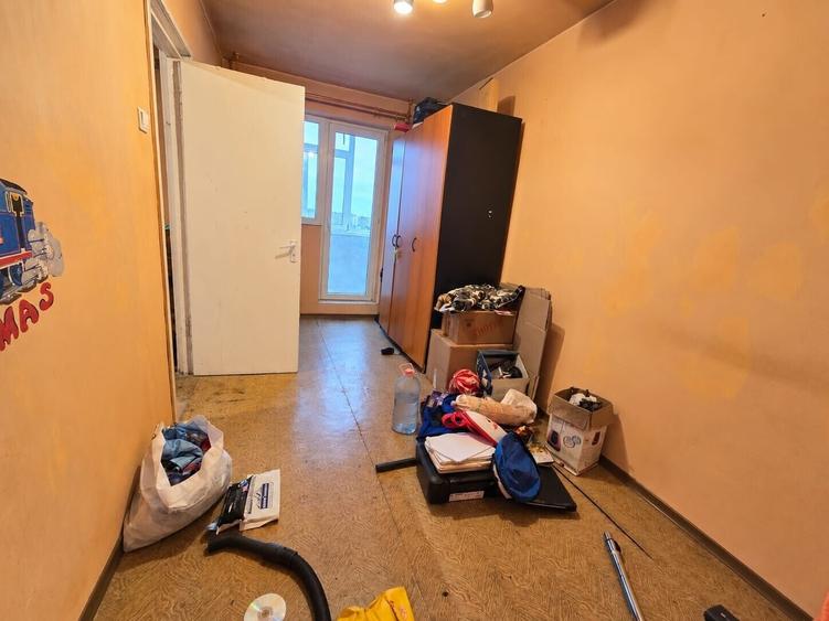 Apartament cu 2 camere semidecomandat, mobilat în Republicii