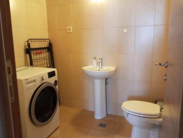 Apartament cu 3 camere decomandat, mobilat în Fundeni