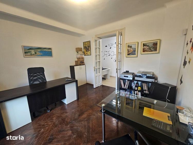 Apartament cu 4 camere decomandat în Victoriei