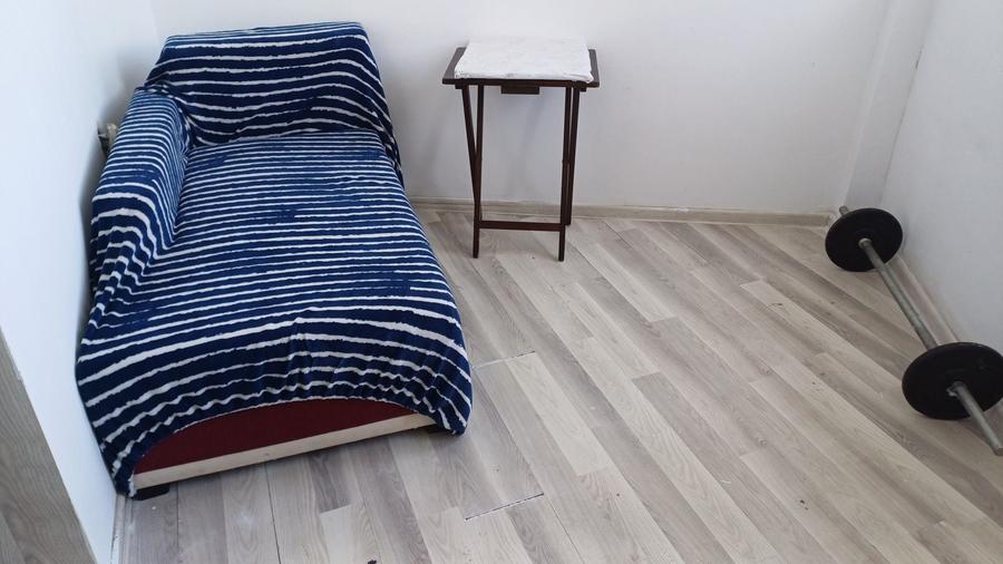 Apartament cu 3 camere semidecomandat în Iancului