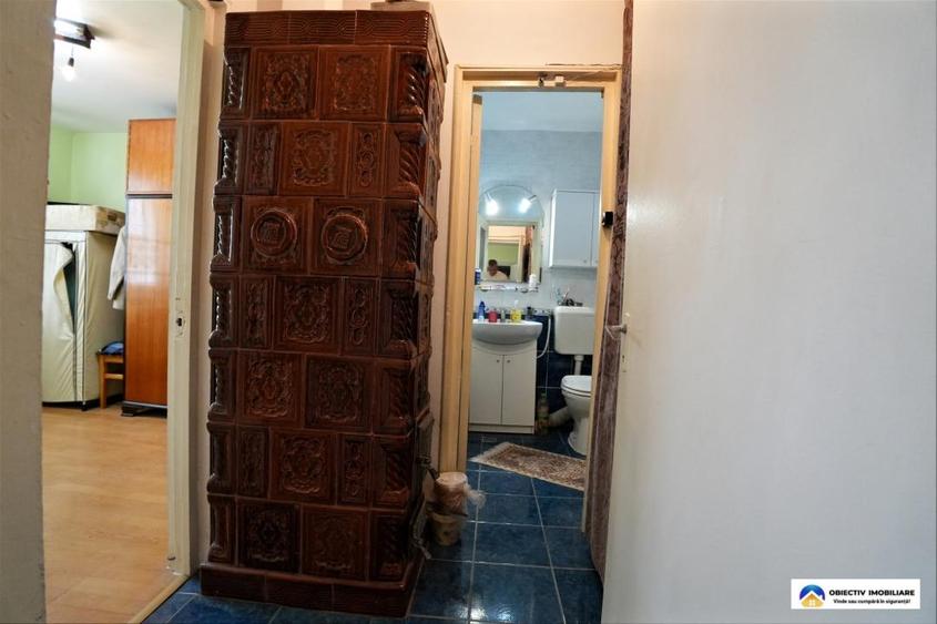 Apartament cu 3 camere semidecomandat în Dărmănești
