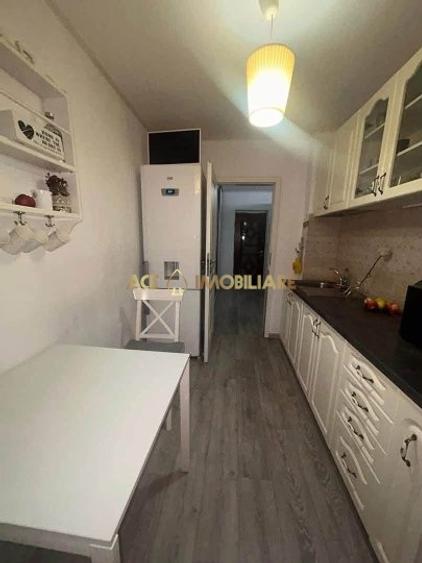 Apartament cu 2 camere decomandat, mobilat în P-ța Gorjului