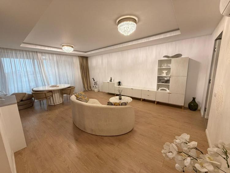 Apartament cu 4 camere decomandat, mobilat în Iancu Nicolae