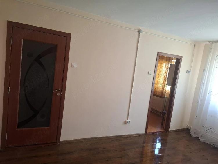 Garsonieră decomandată în Stoina