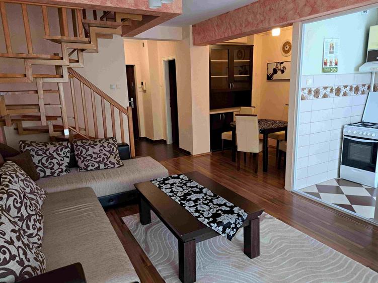 Apartament cu 3 camere decomandat în Tudor