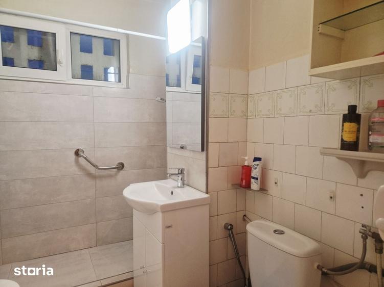 Apartament cu 3 camere decomandat în Vest