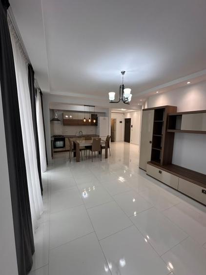 Apartament cu 3 camere decomandat, mobilat în Ultracentral