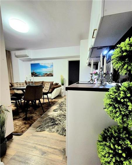 Apartament cu 3 camere decomandat în Aroneanu