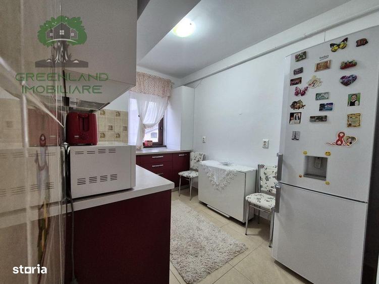 Apartament cu 2 camere decomandat în Podu Roș