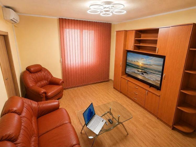 Apartament cu 3 camere decomandat în Traian