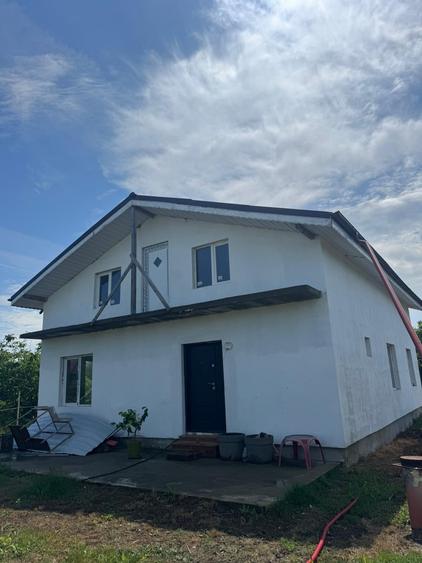 Casă individuală cu 4 camere cu Canalizare în Clinceni