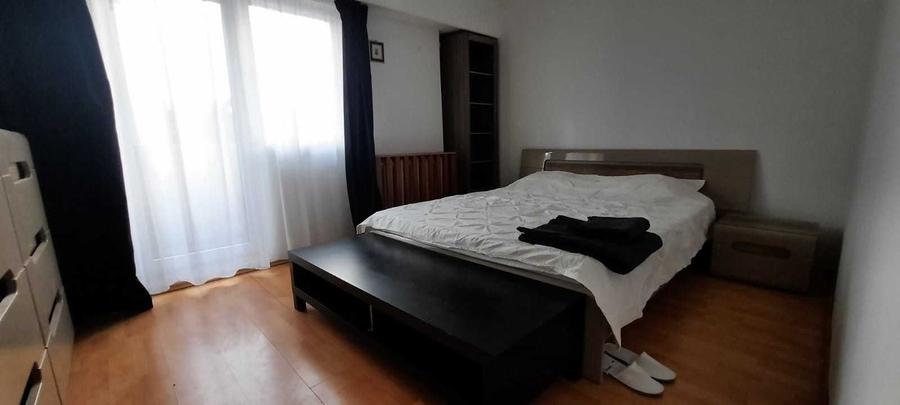 Apartament cu 2 camere decomandat în Victoriei