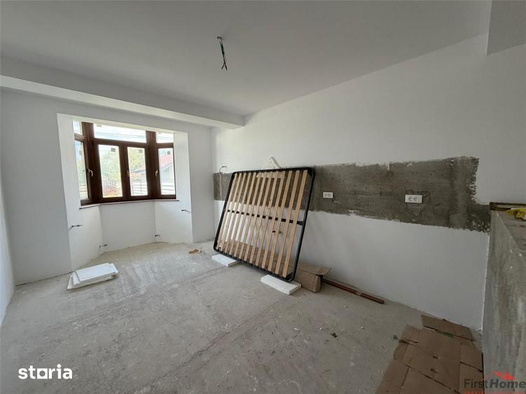 Casă cu 5 camere cu Teren 674 Mp în Vânători