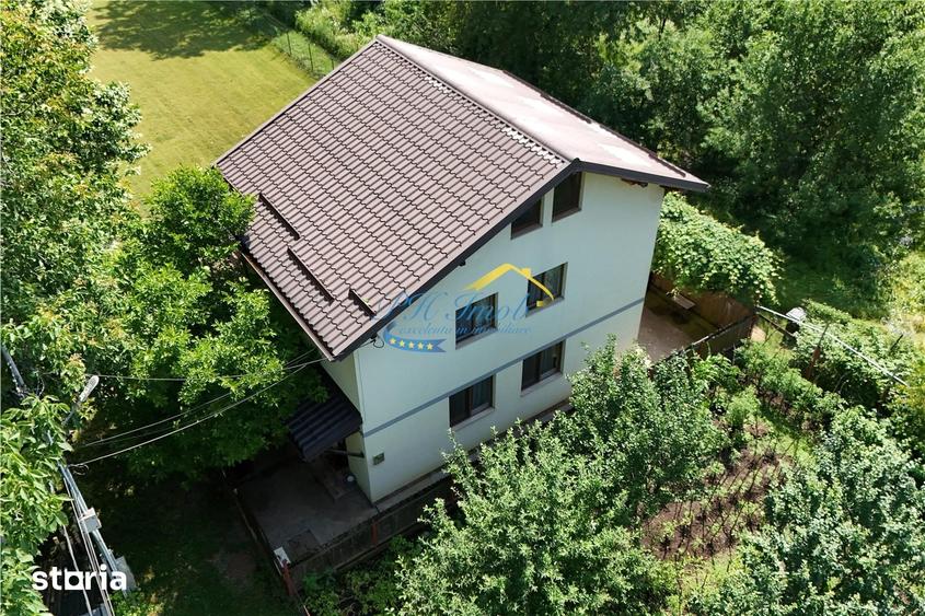 Casă cu 6 camere cu Teren 169 Mp în Central