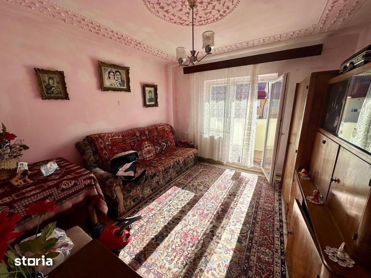 Apartament cu 4 camere decomandat în Central